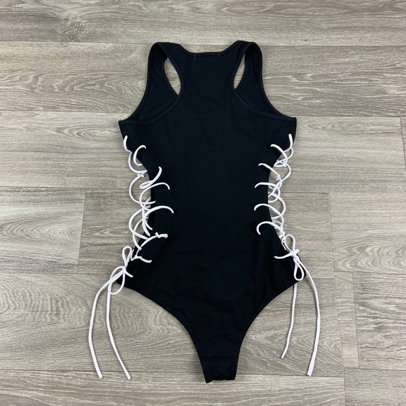 Oakland Raiders NFL Football Bodysuit Onepiece - Picture 3 of 3